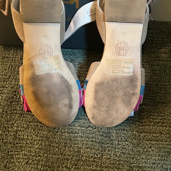 House of Harlow 1960 Tan and Pink Sandals with Multi-Textured Straps - Picture 3 of 4